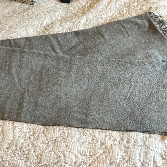 Acne Studios grey scarf - Picture 7 of 10